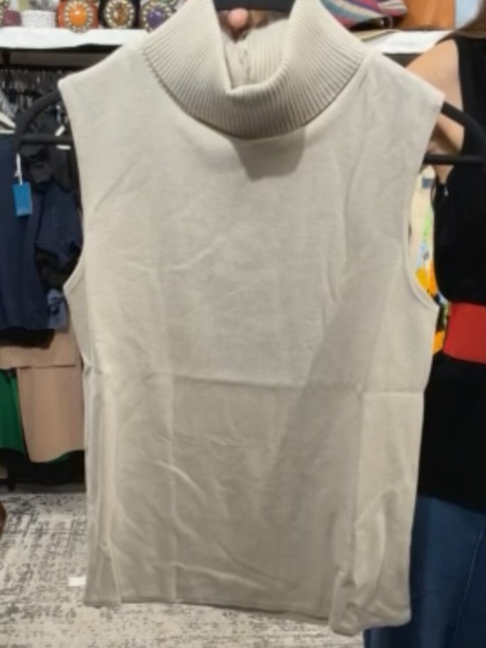 MOMS SWEATER SLEEVELESS